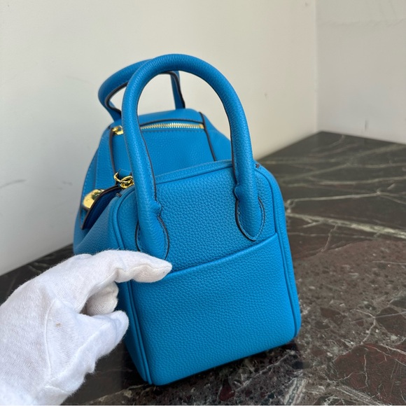 Fashion Leather Pillow bag Crossbody Bag Gold hardware - Picture 7 of 14